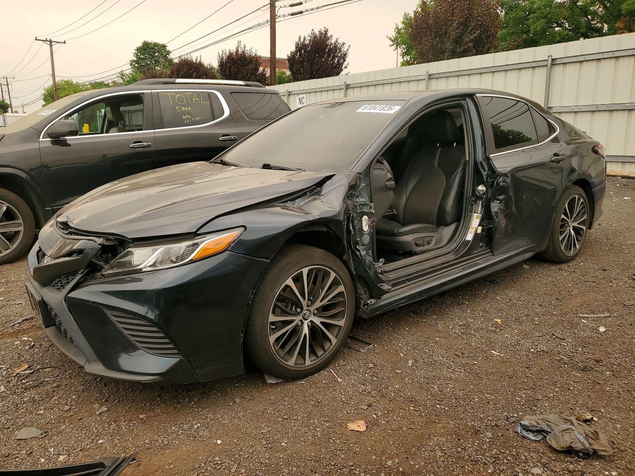 2018 TOYOTA CAMRY