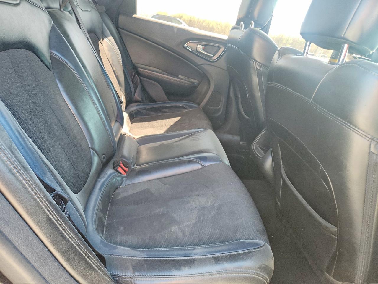 1C3CCCBB9FN754325 · 2015 CHRYSLER 200 · 10/12