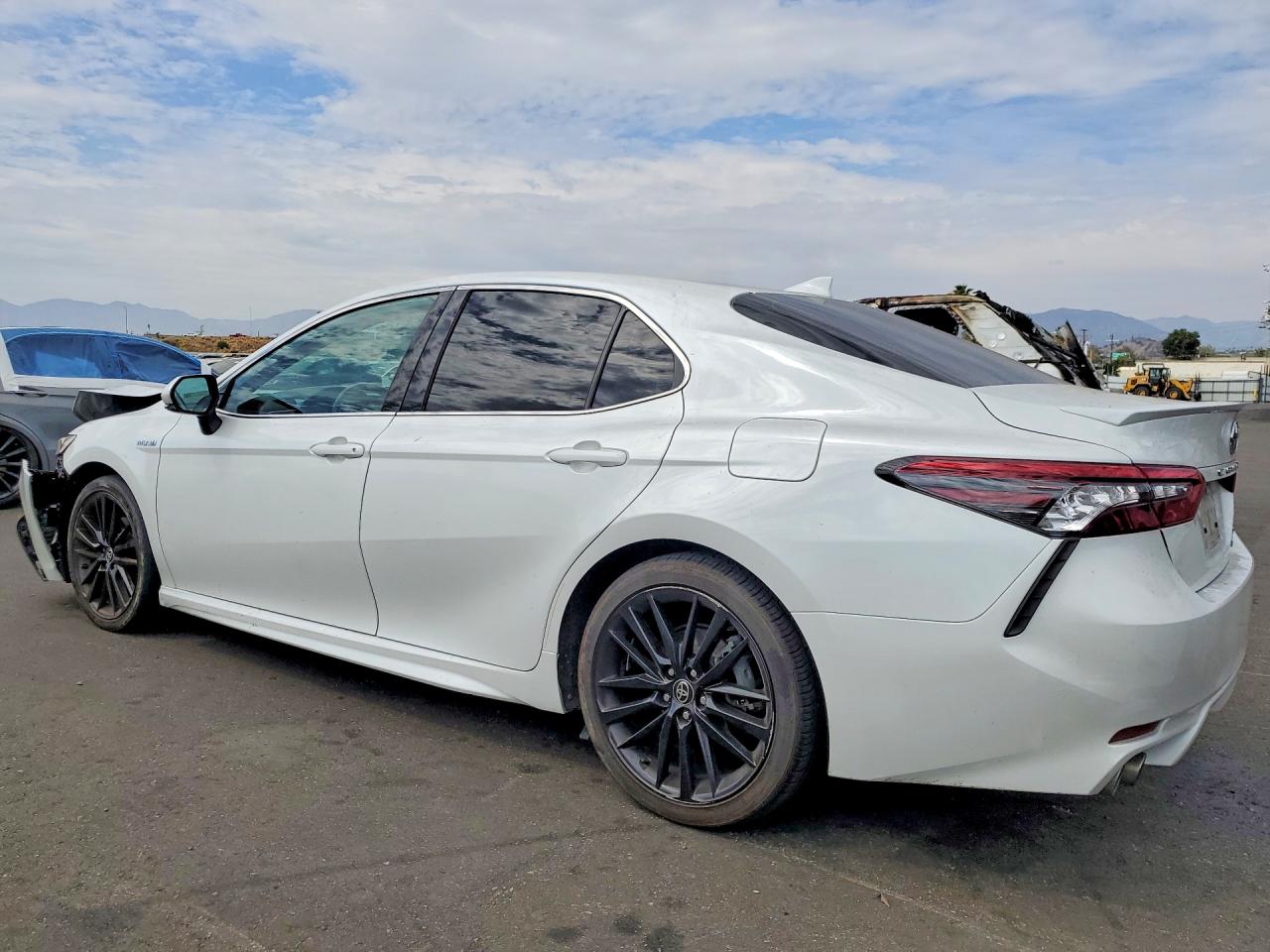 4T1K31AK3MU567173 · 2021 TOYOTA CAMRY · 2/12