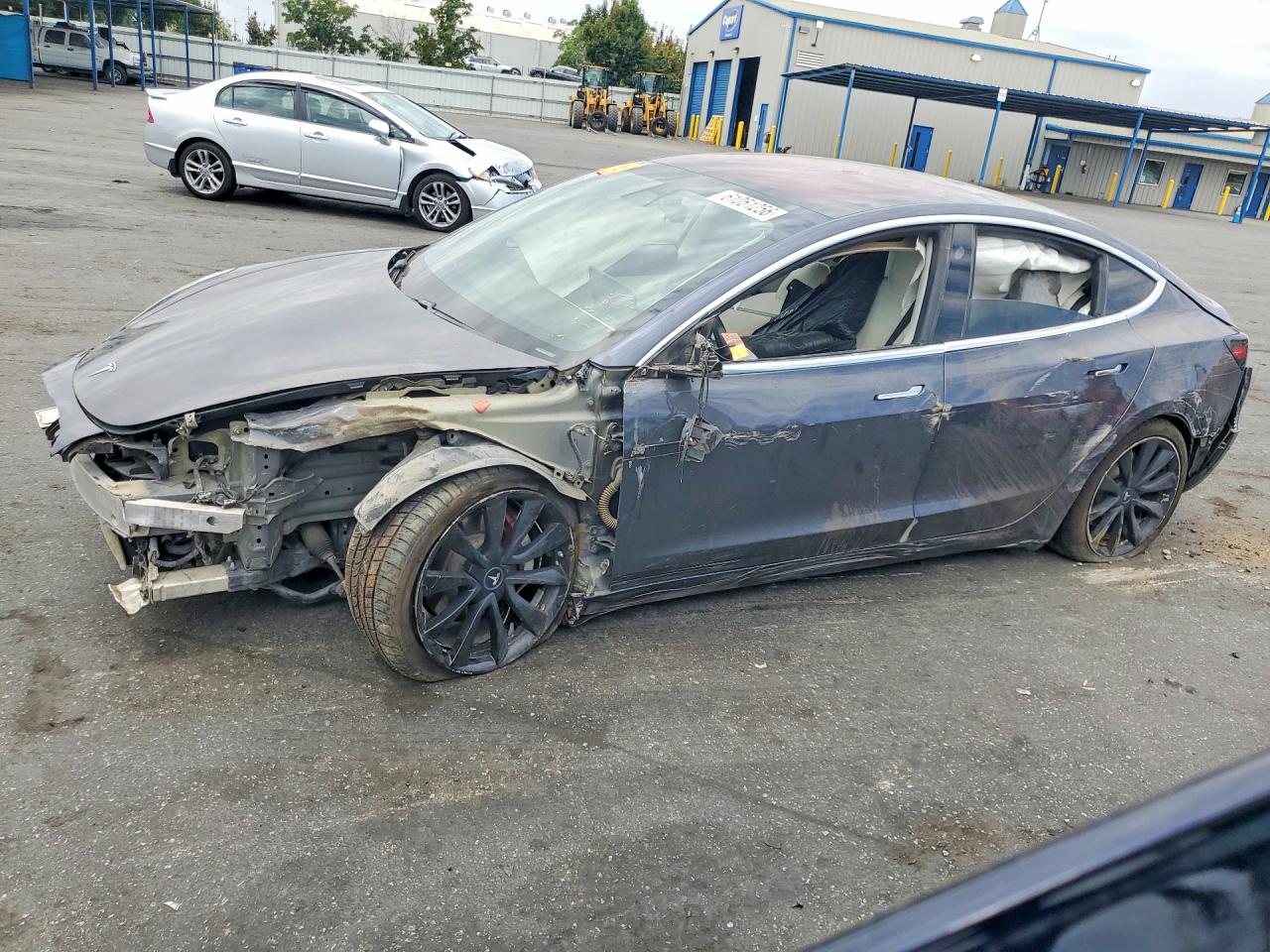 5YJ3E1EB9JF147287 · 2018 TESLA MODEL 3