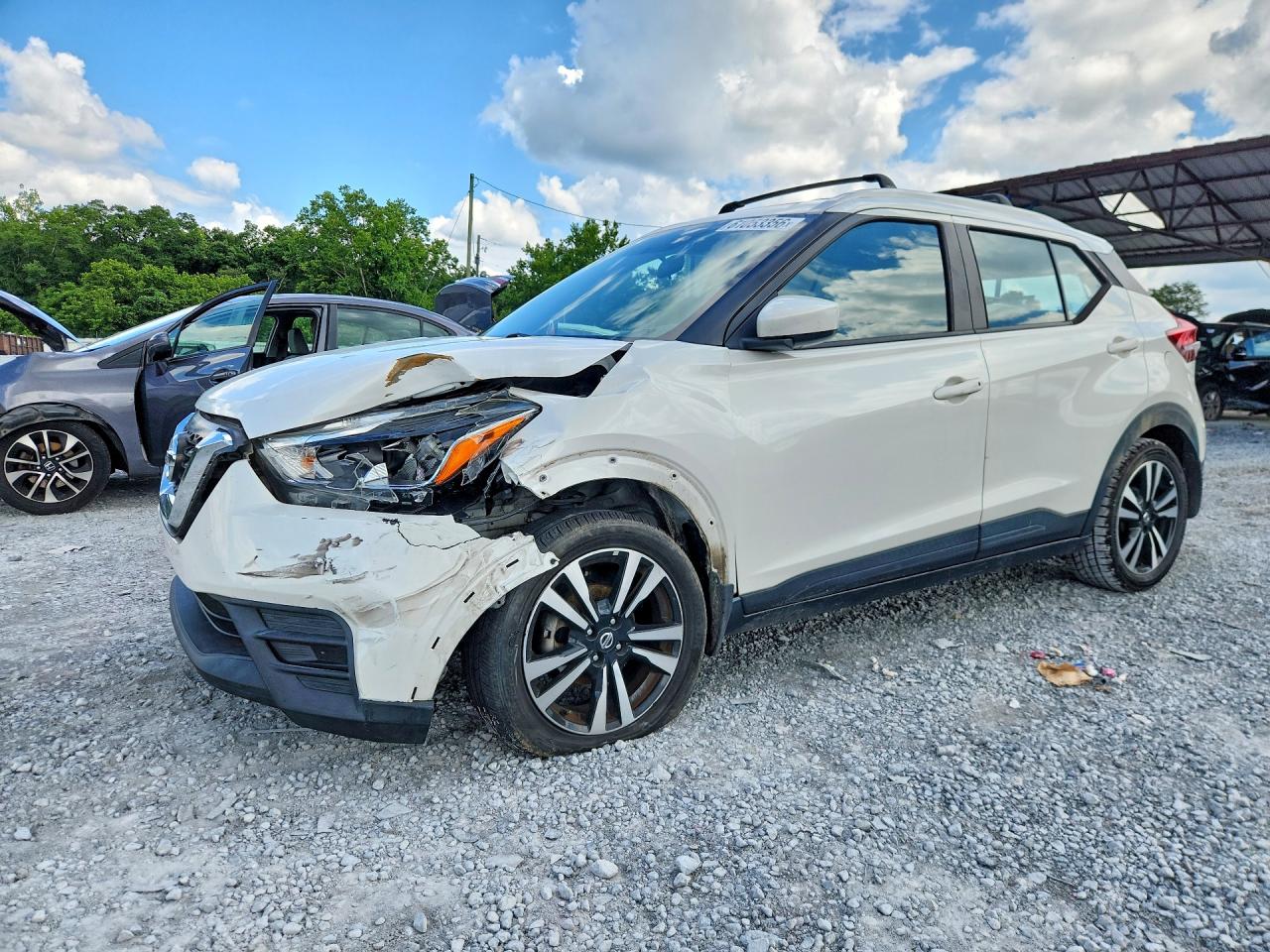 3N1CP5CU6KL500581 · 2019 NISSAN KICKS