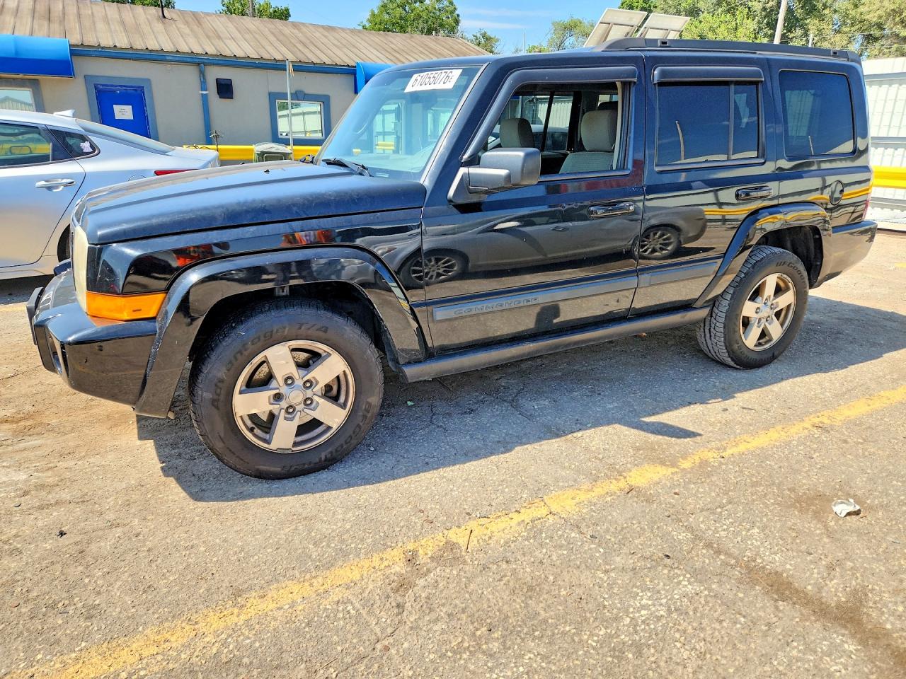 1J8HG48K58C175424 · 2008 JEEP COMMANDER