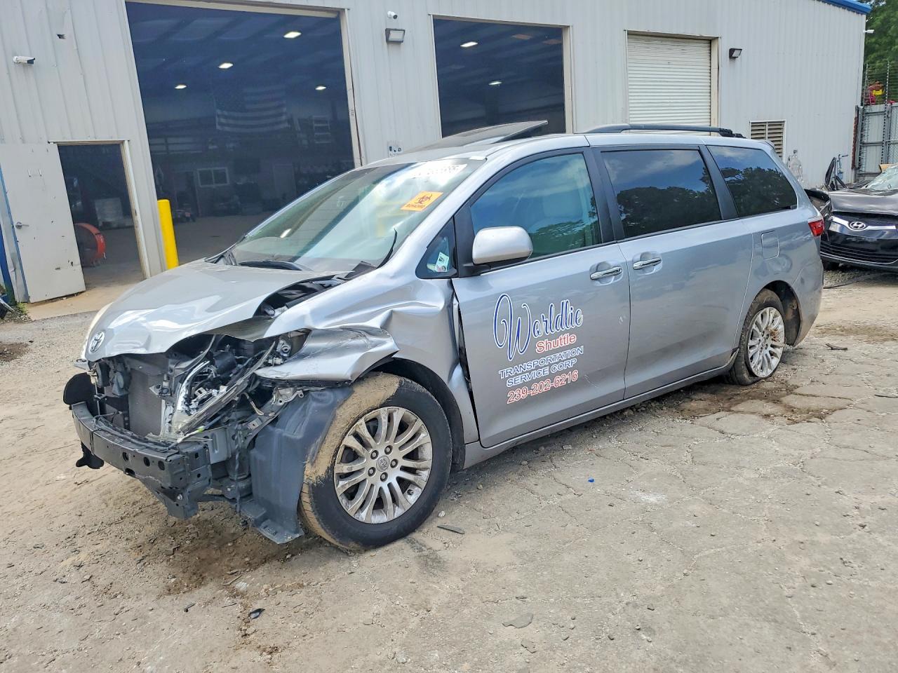 5TDYZ3DC9HS825543 · 2017 TOYOTA SIENNA