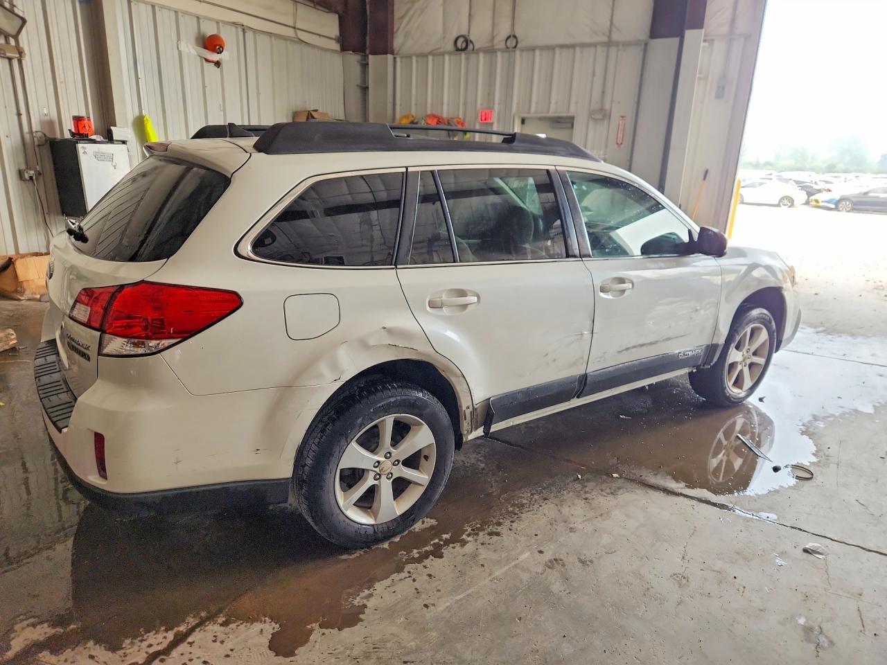 4S4BRCDC1E3295003 · 2014 SUBARU OUTBACK · 3/14