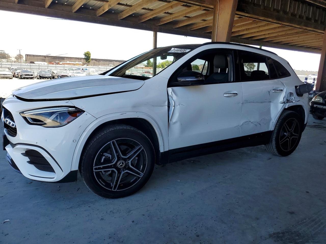 2025 MERCEDES-BENZ GLA
