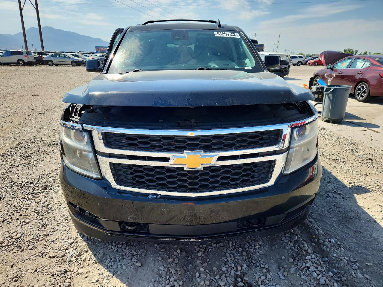 1GNSKHKC7HR398542 · 2017 CHEVROLET SUBURBAN · 5/12