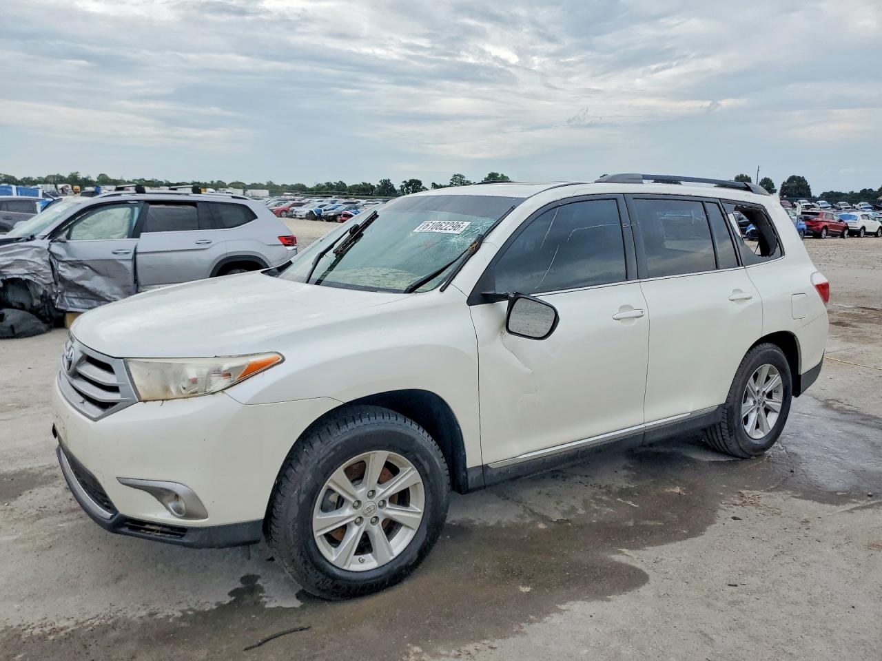 5TDBK3EH4DS264277 · 2013 TOYOTA HIGHLANDER