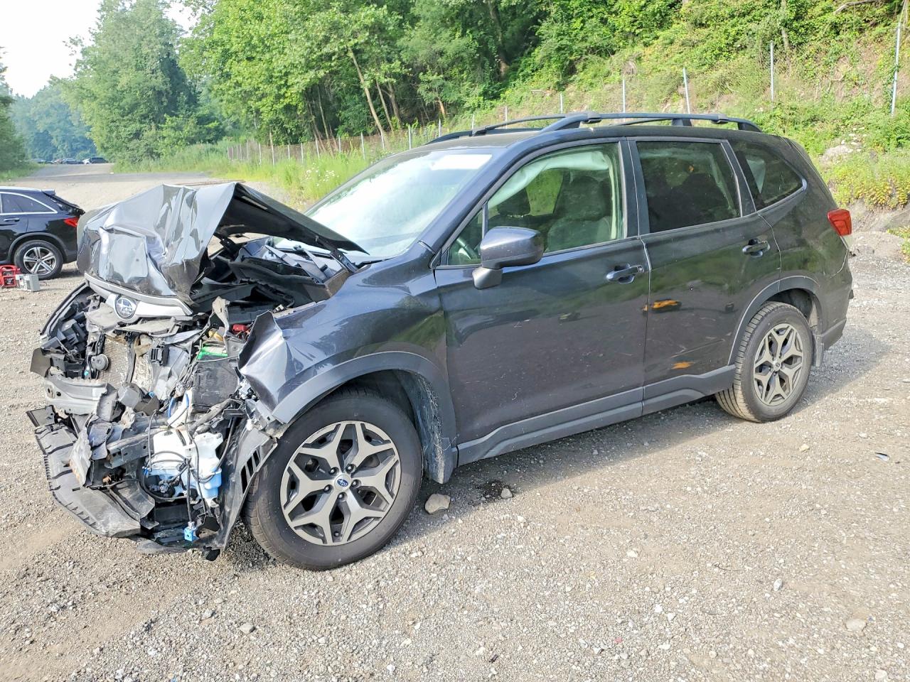 JF2SKAECXKH461739 · 2019 SUBARU FORESTER