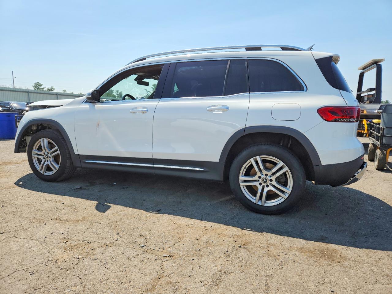 W1N4M4HB9MW098783 · 2021 MERCEDES-BENZ GLB · 2/14