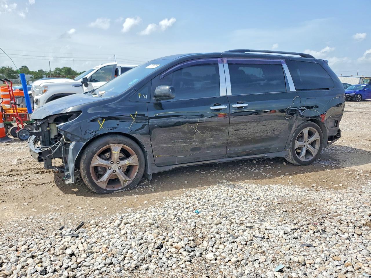 5TDXK3DC8CS225038 · 2012 TOYOTA SIENNA