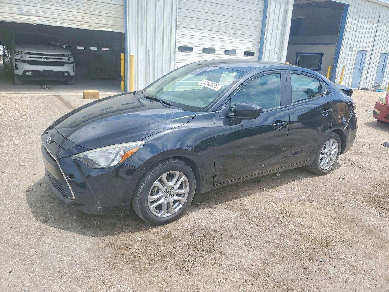 3MYDLBYVXJY333643 · 2018 TOYOTA YARIS IA