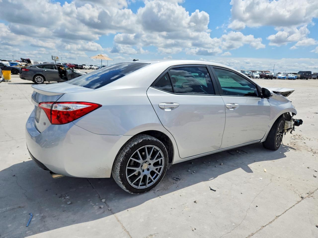 5YFBURHE2FP333283 · 2015 TOYOTA COROLLA · 3/13