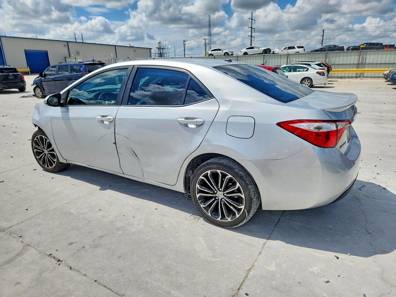 5YFBURHE2FP333283 · 2015 TOYOTA COROLLA · 2/13