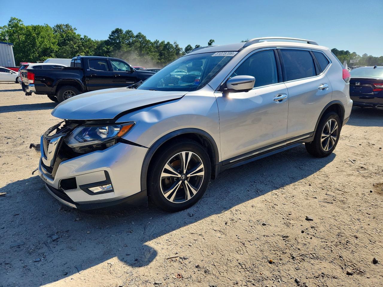 JN8AT2MV0HW279590 · 2017 NISSAN ROGUE