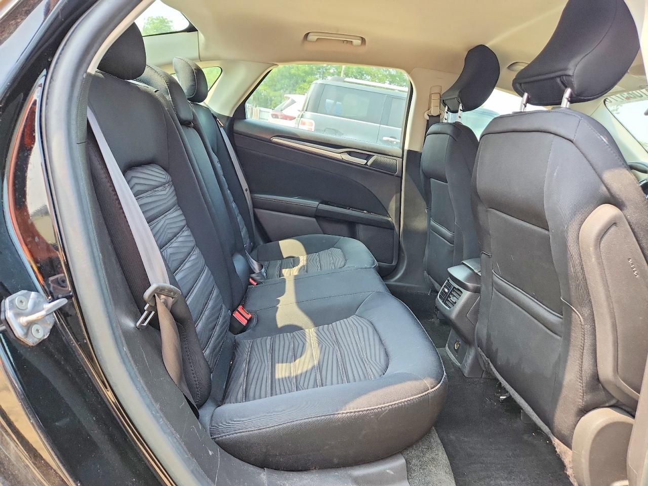 3FA6P0H79GR209390 · 2016 FORD FUSION · 10/12