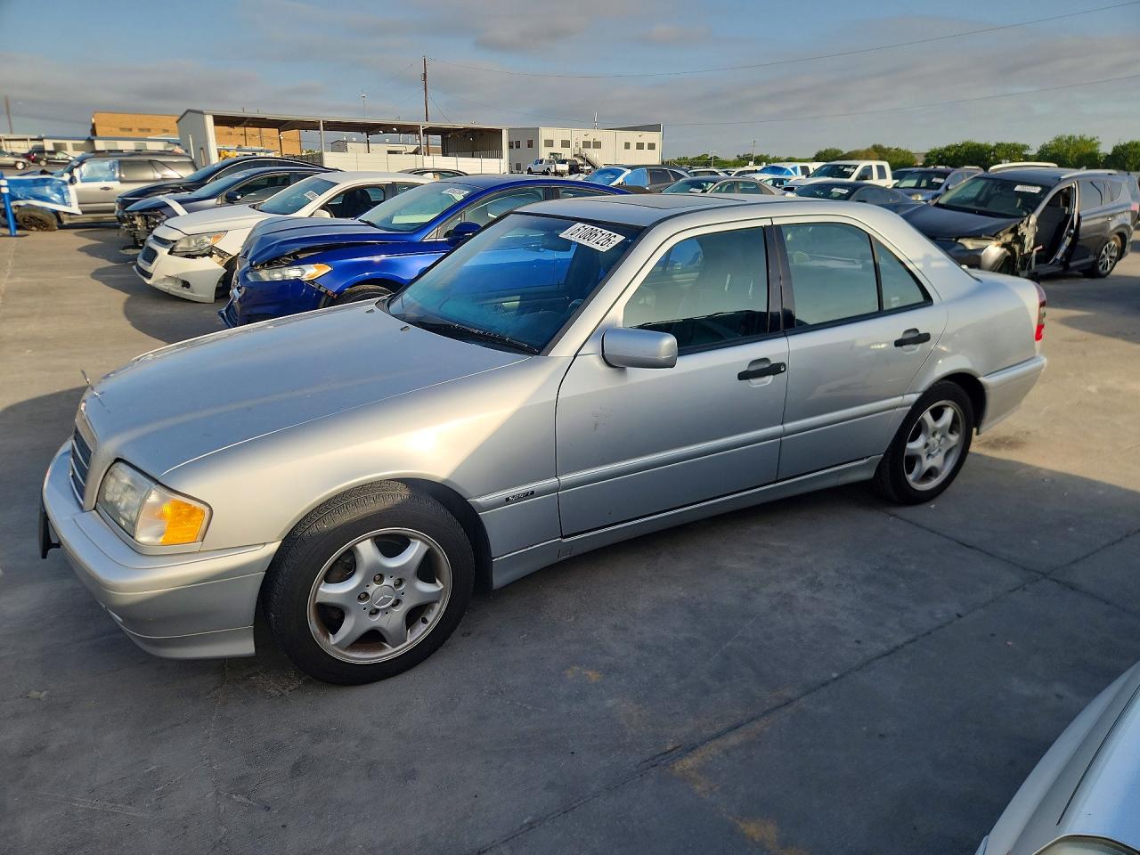 WDBHA29G7YA845685 · 2000 MERCEDES-BENZ C
