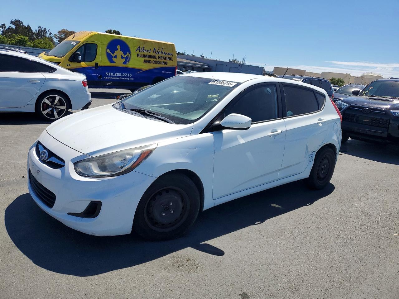 KMHCT5AE2DU138189 · 2013 HYUNDAI ACCENT