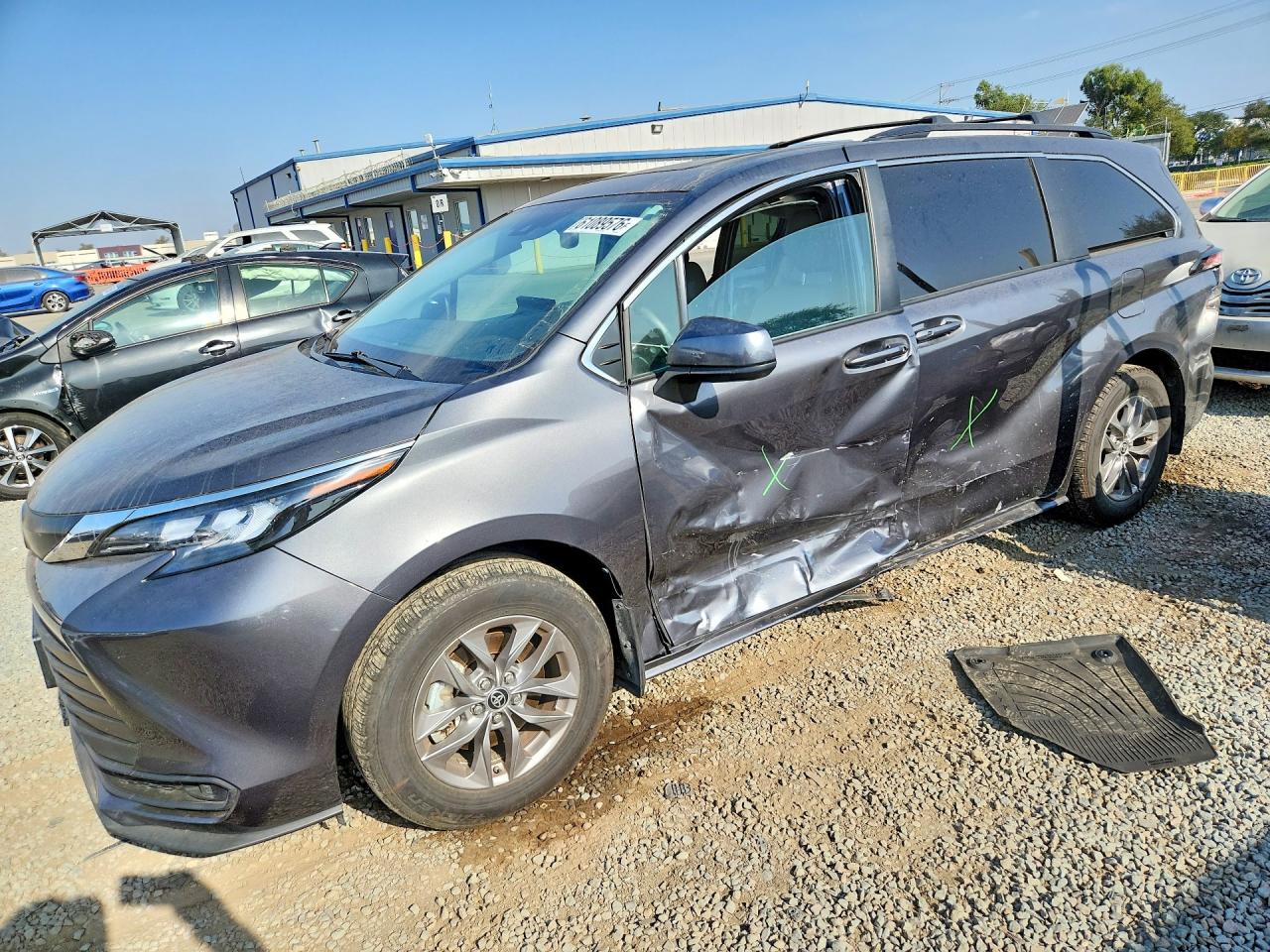 5TDBRKEC0SS247693 · 2025 TOYOTA SIENNA