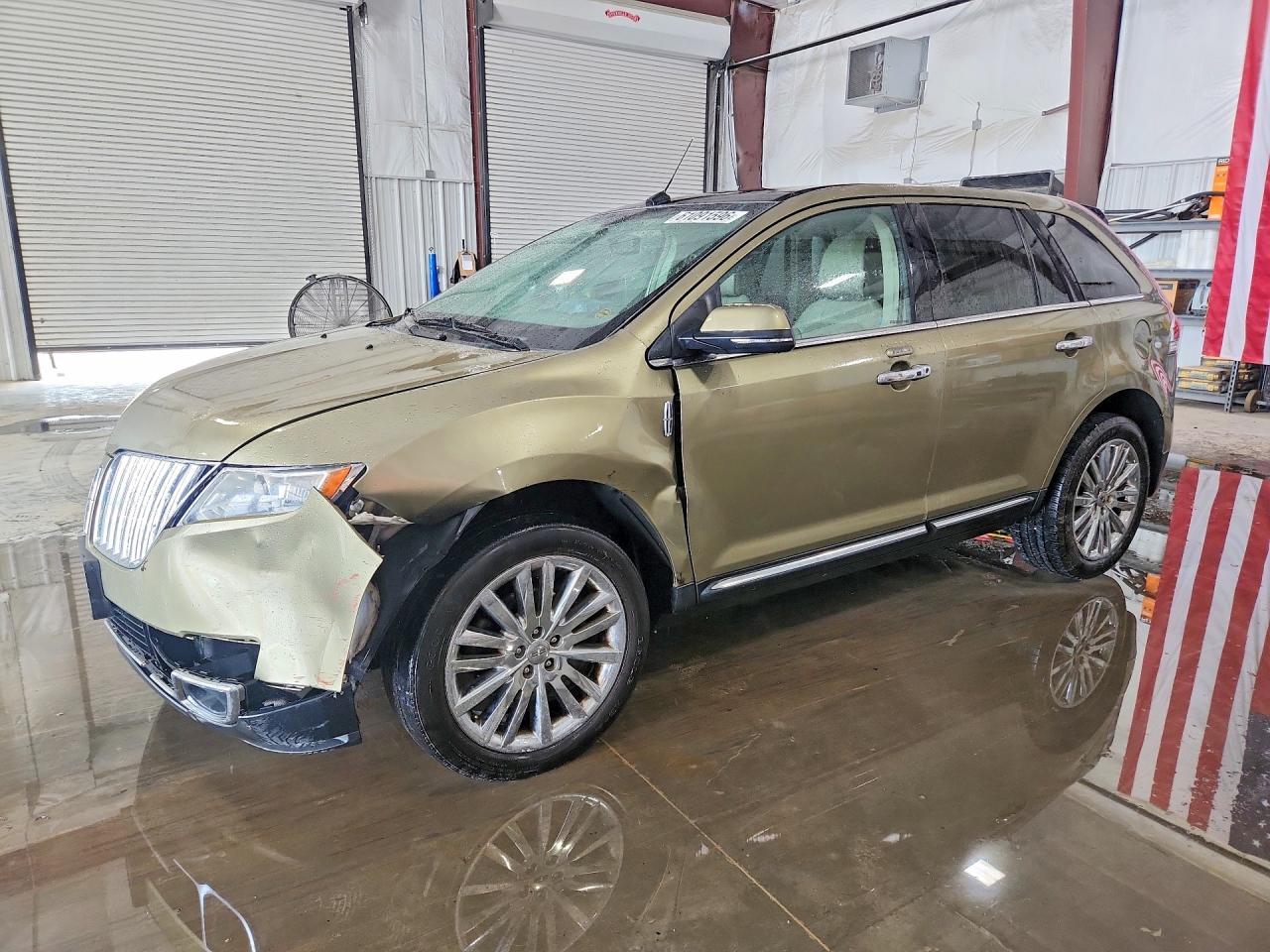 2LMDJ6JK1DBL48556 · 2013 LINCOLN MKX