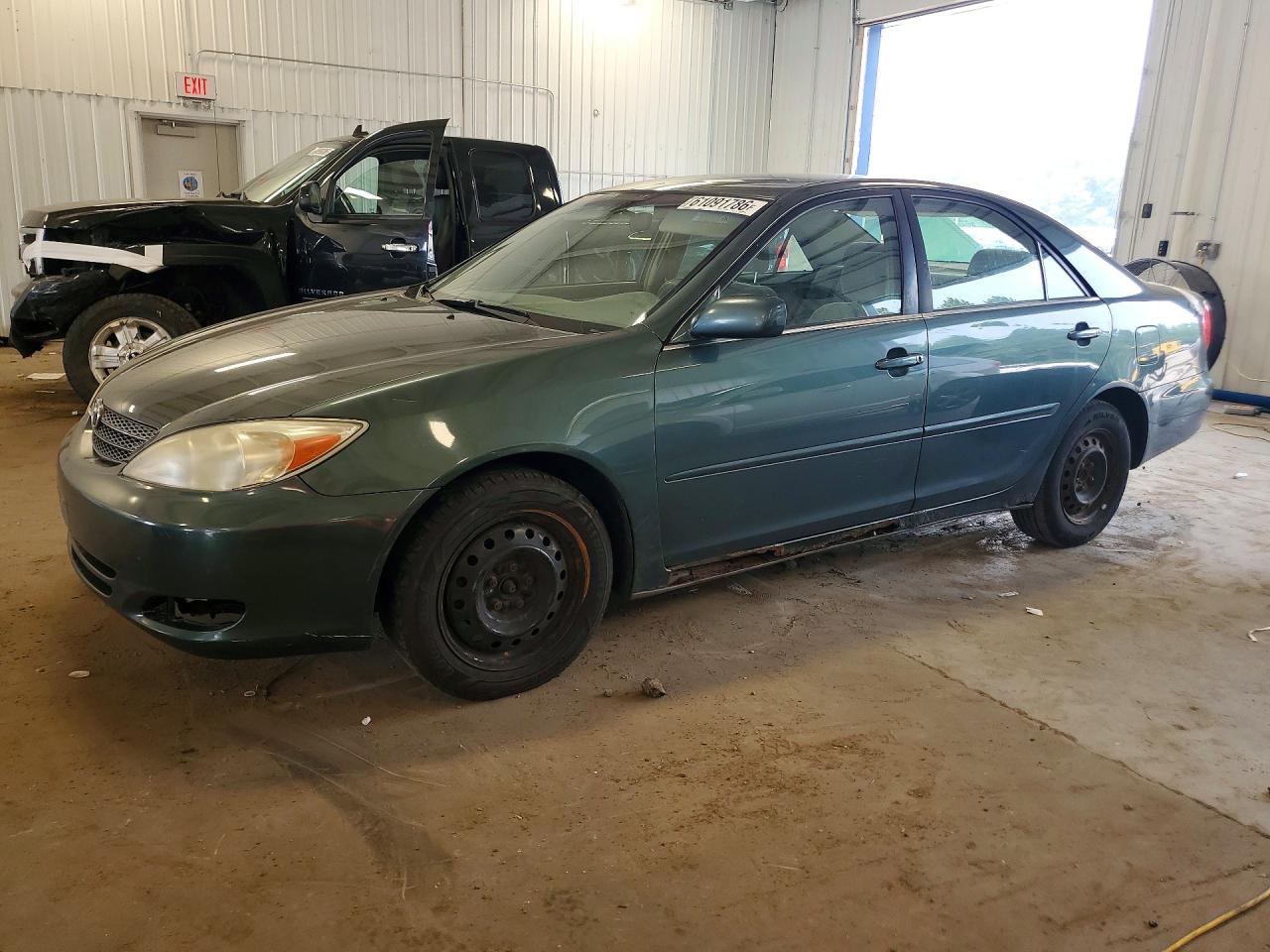 JTDBE32K820128743 · 2002 TOYOTA CAMRY