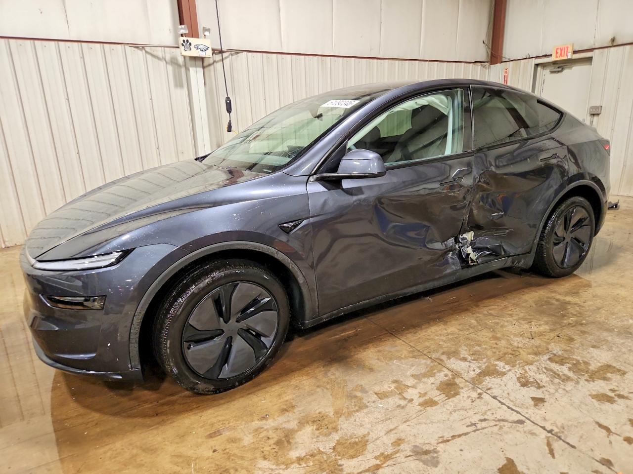 7SAYGDEE8TA619347 · 2026 TESLA MODEL Y