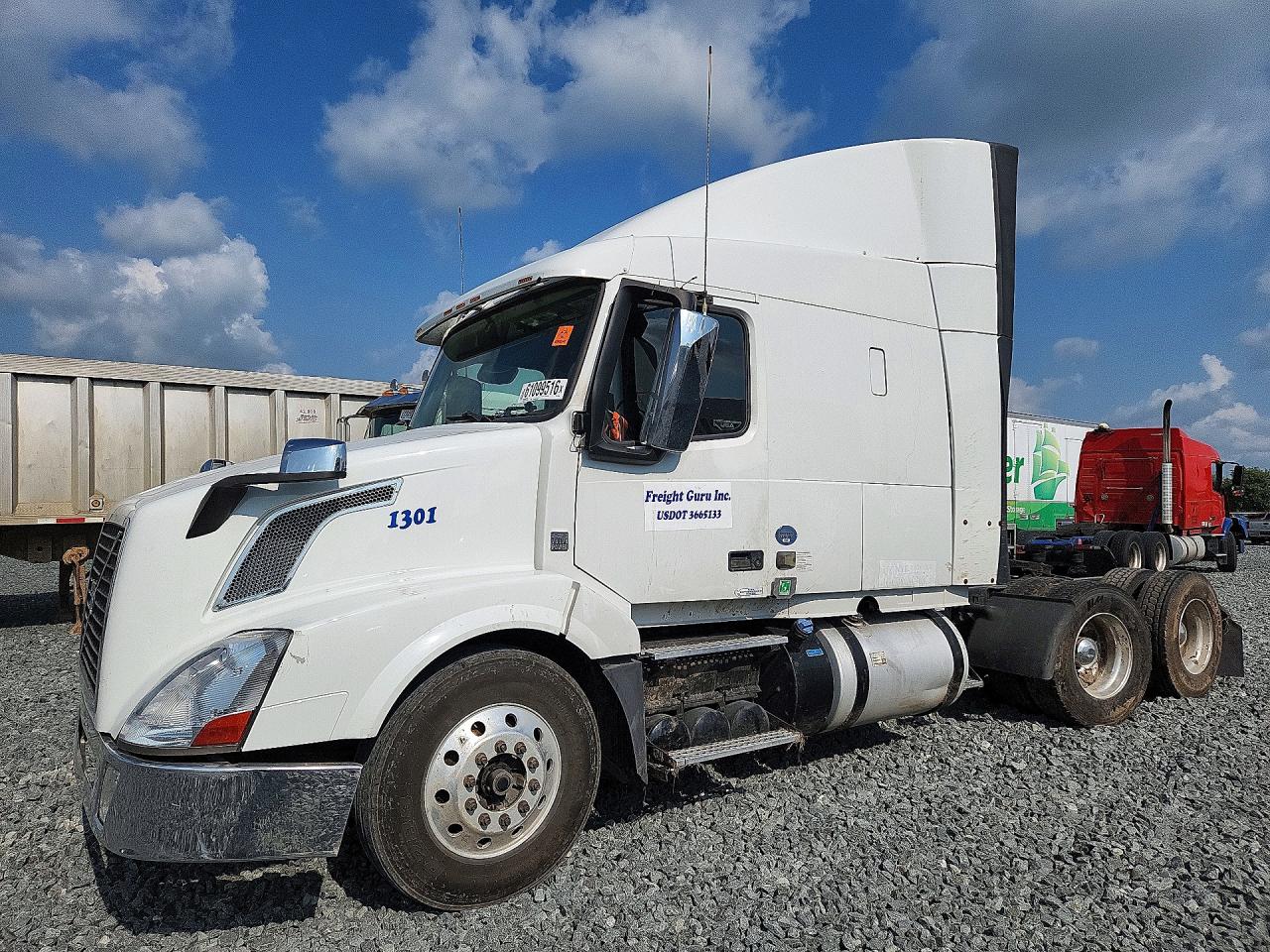 2015 VOLVO VN
