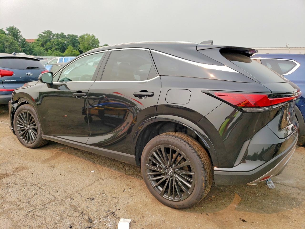 2T2BAMCA7SC118732 · 2025 LEXUS RX 350 · 2/13