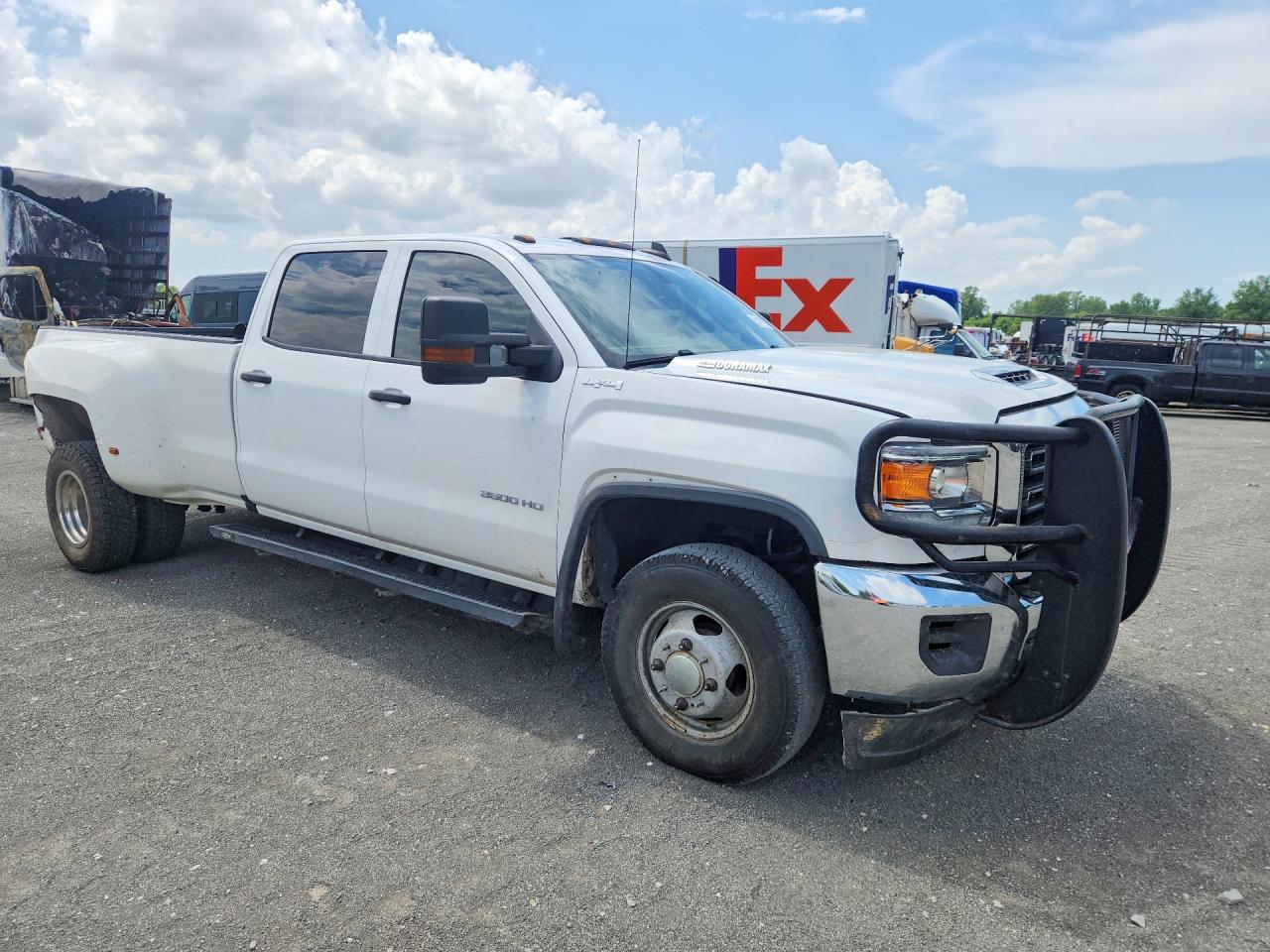 1GT42VCY8JF276175 · 2018 GMC SIERRA · 4/13