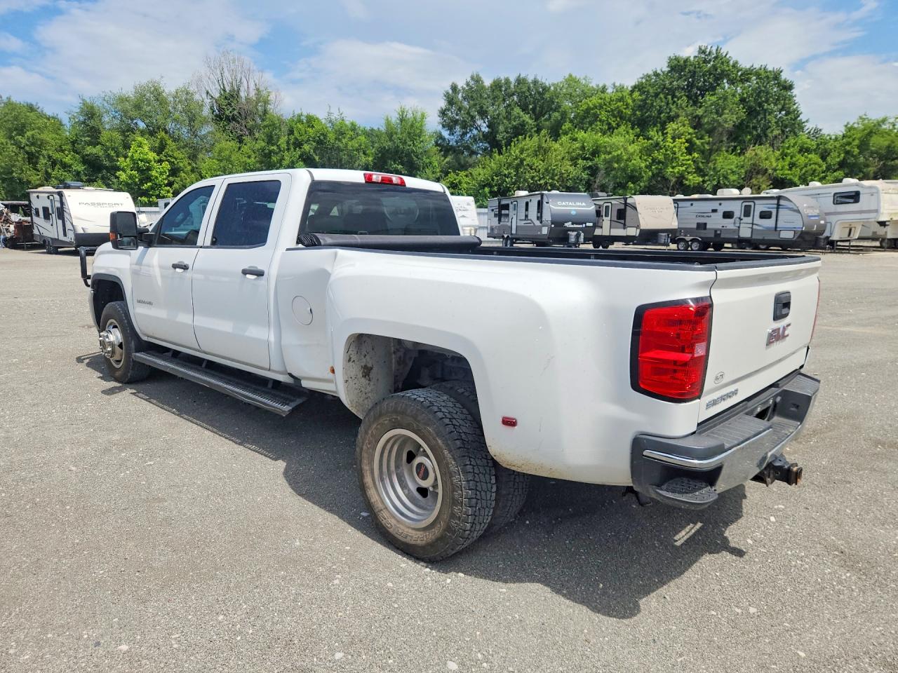 1GT42VCY8JF276175 · 2018 GMC SIERRA · 2/13