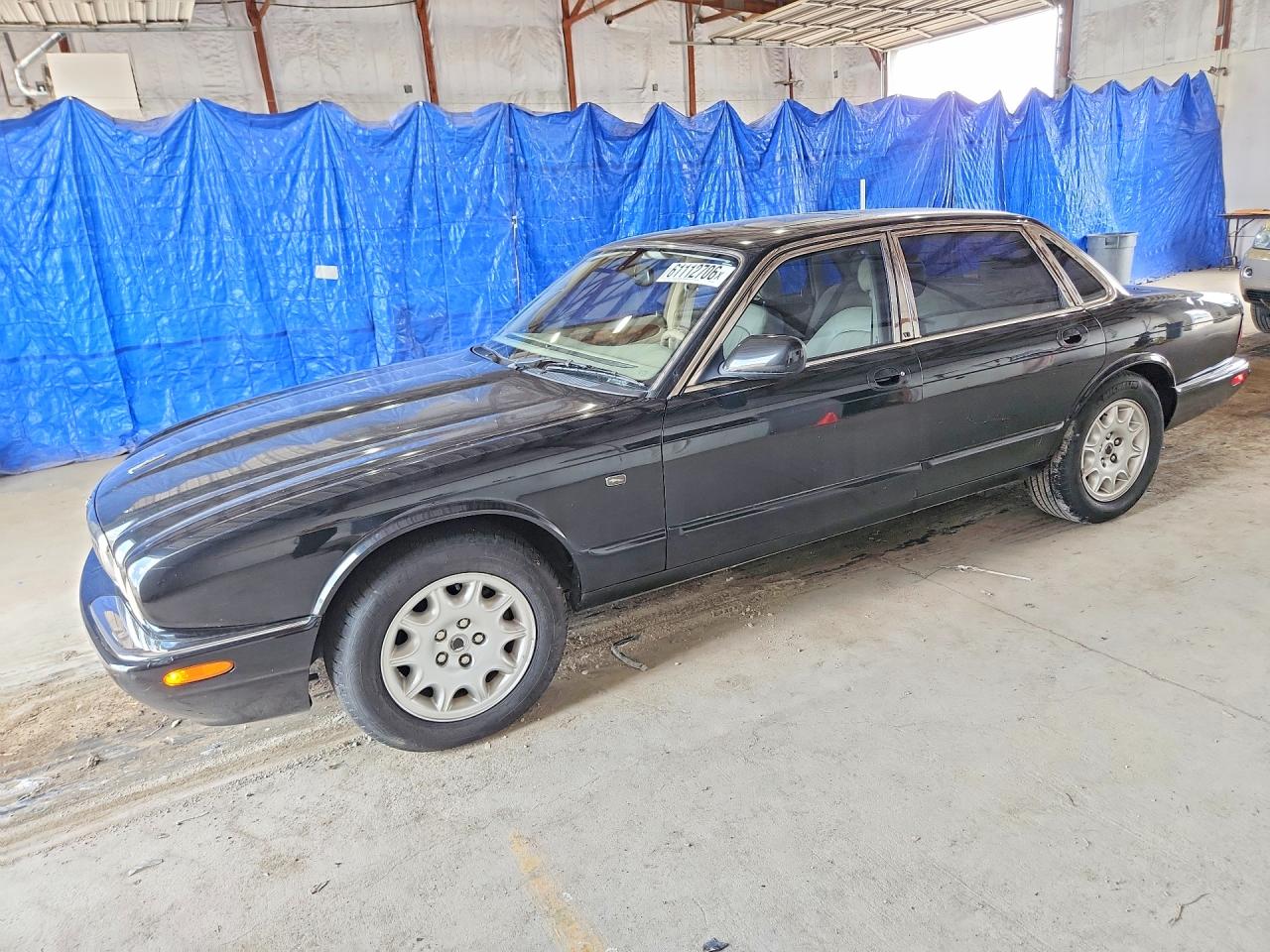 SAJDA14C33LF52639 · 2003 JAGUAR XJ8