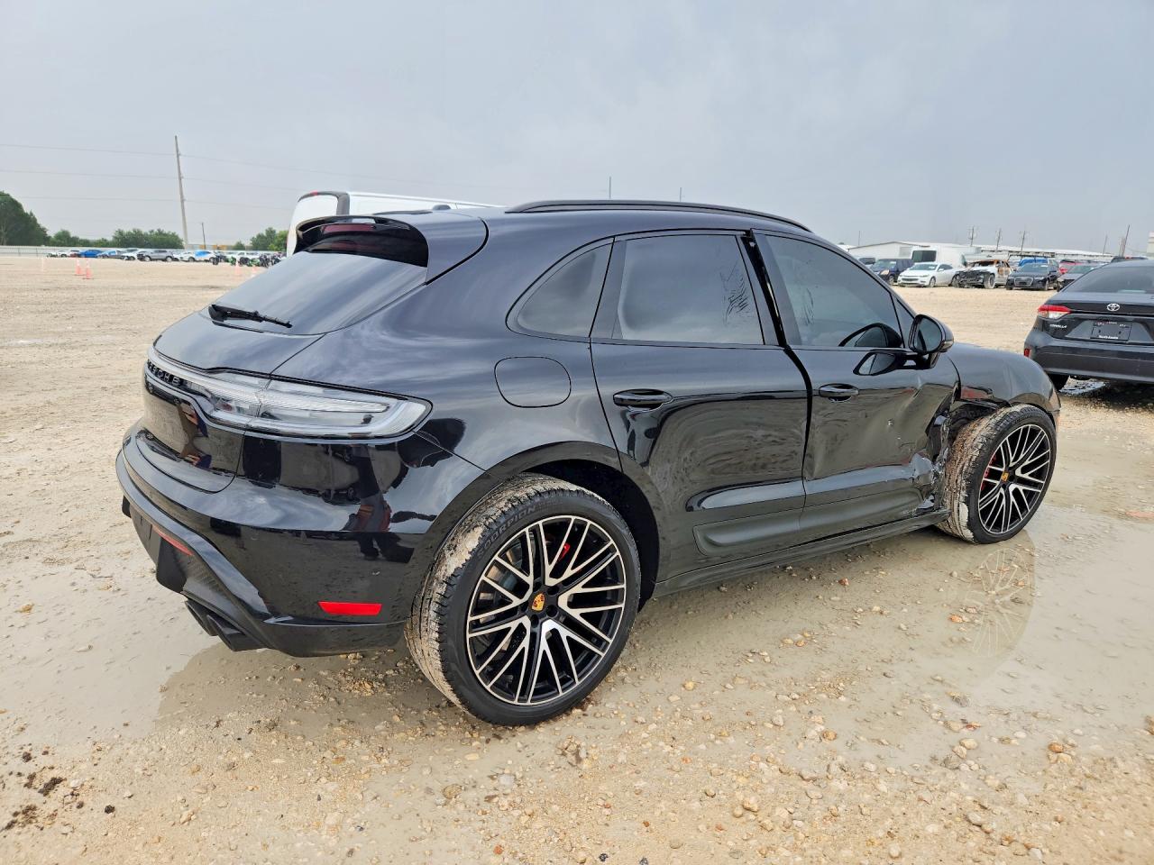 WP1AF2A52PLB55813 · 2023 PORSCHE MACAN · 3/13