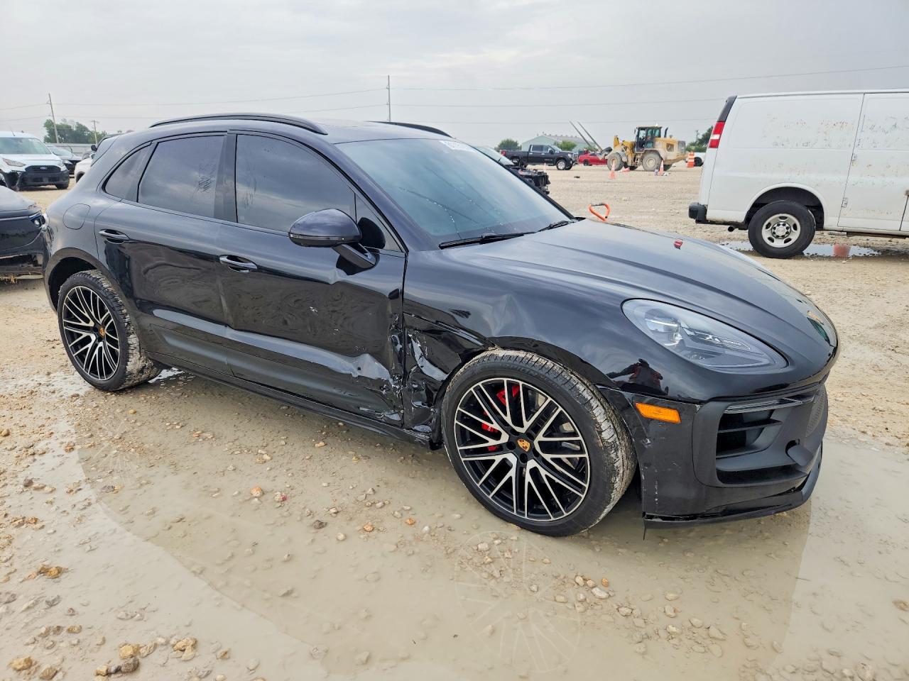 WP1AF2A52PLB55813 · 2023 PORSCHE MACAN · 4/13