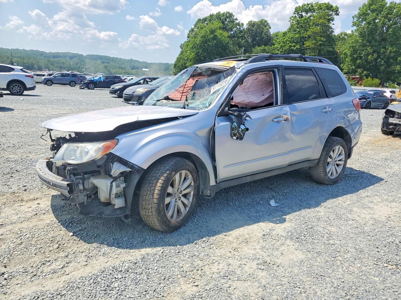 JF2SHADC0DH443818 · 2013 SUBARU FORESTER