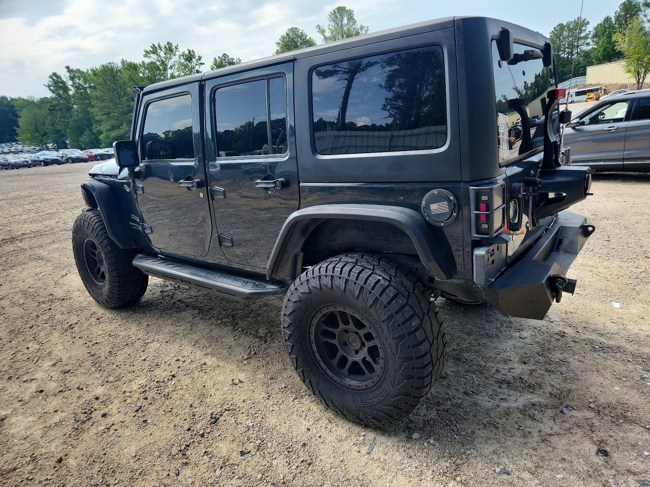 1C4BJWDG6JL858962 · 2018 JEEP WRANGLER UNLIMITED · 2/12