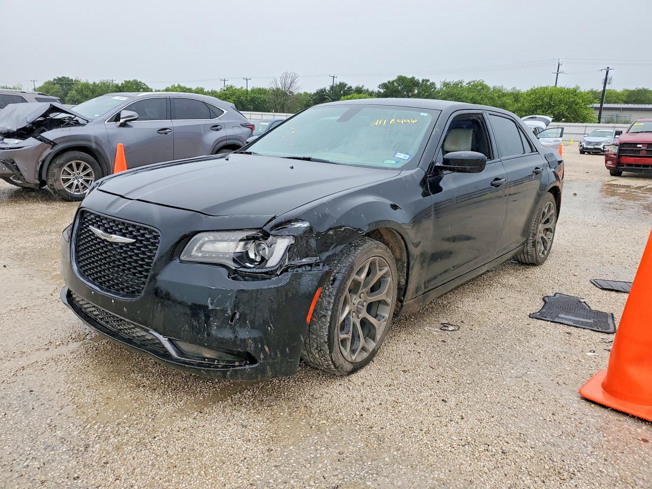 2C3CCABG0HH596503 · 2017 CHRYSLER 300