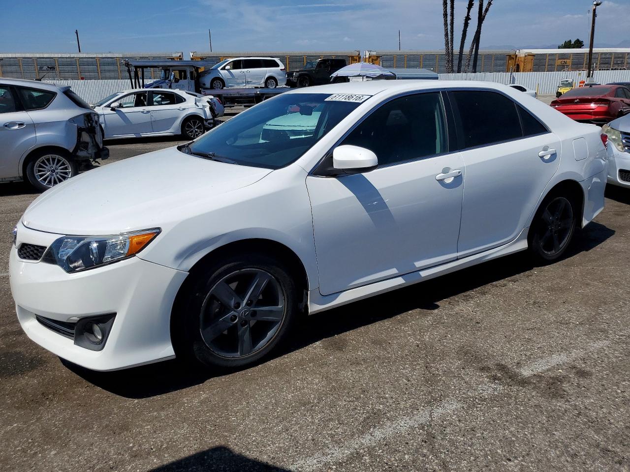 4T1BF1FK2EU463677 · 2014 TOYOTA CAMRY
