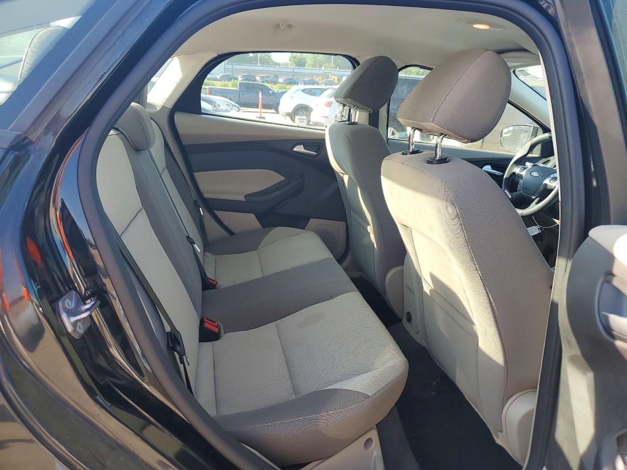 1FADP3F27EL305630 · 2014 FORD FOCUS · 10/12
