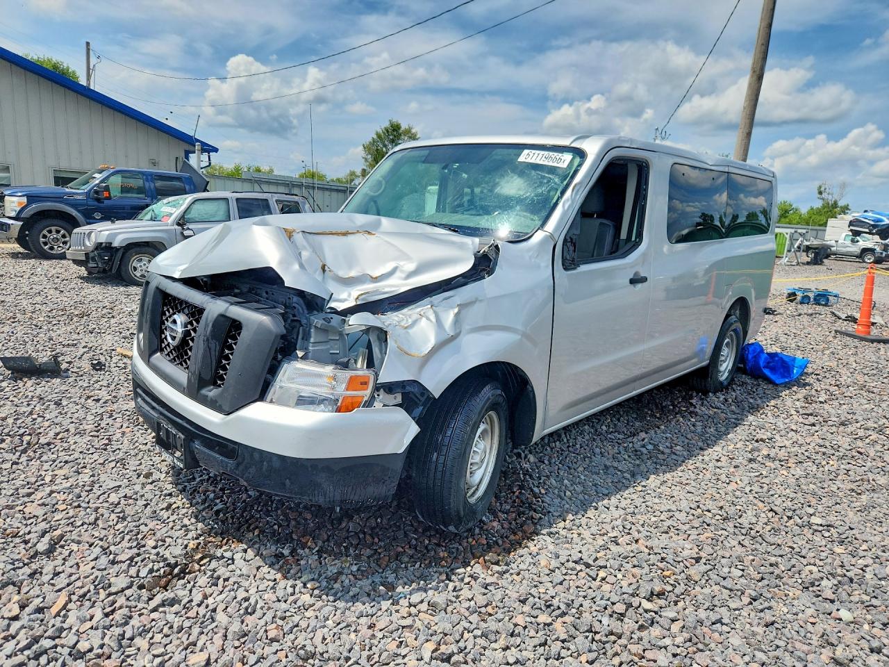 5BZBF0AA4HN853210 · 2017 NISSAN NV