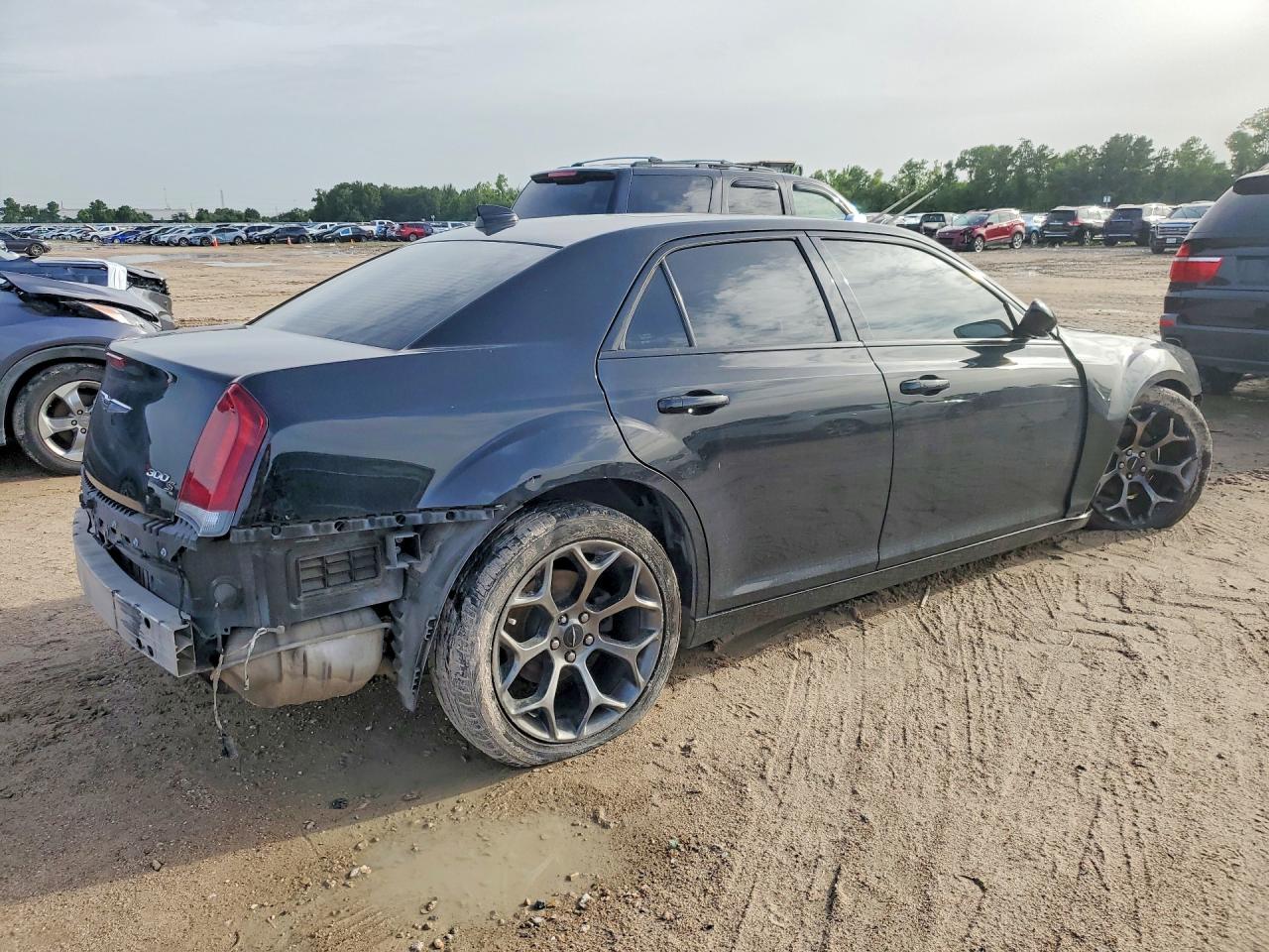 2C3CCABG1HH646339 · 2017 CHRYSLER 300 · 3/13