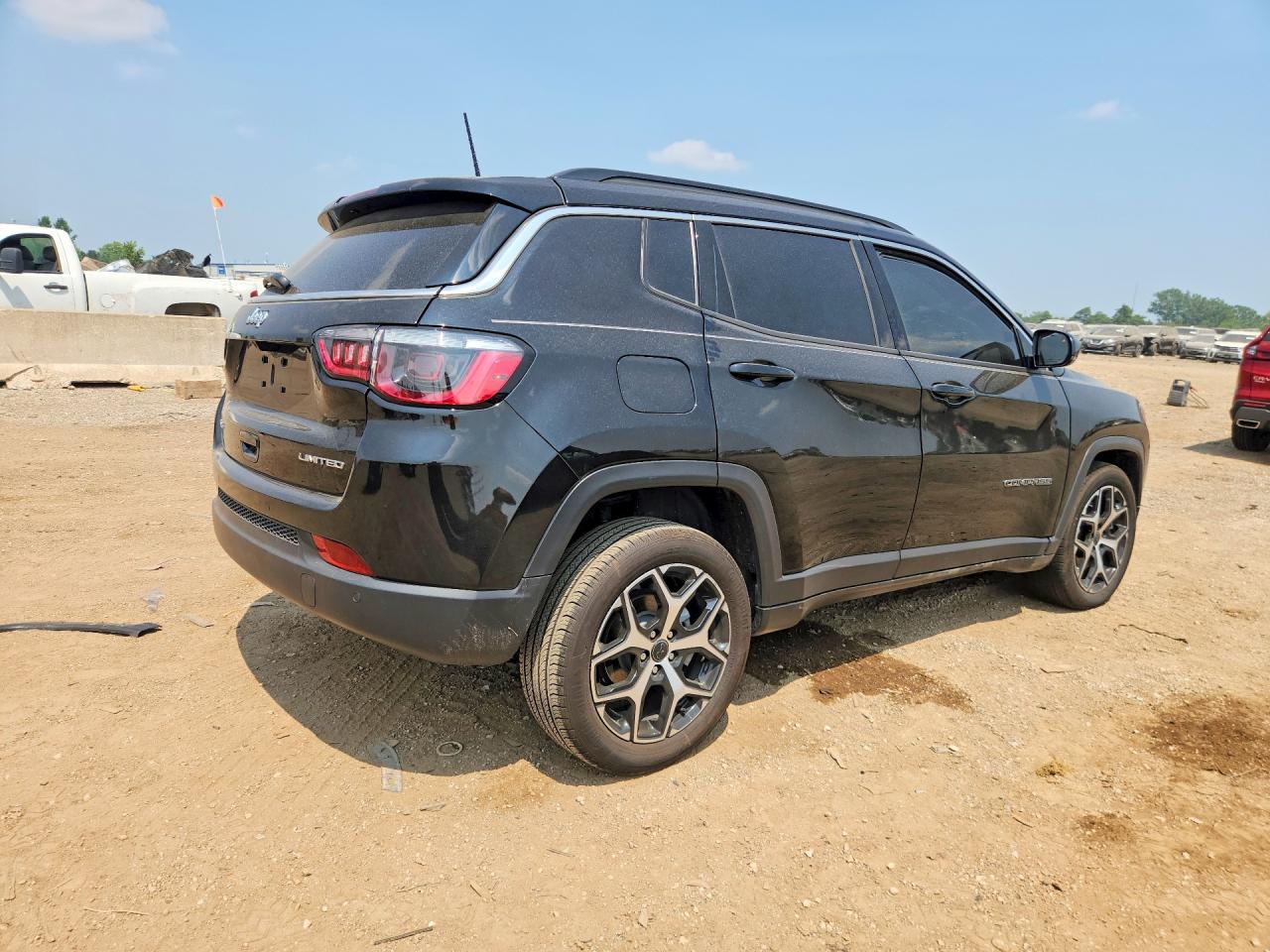 3C4NJDCN6ST520842 · 2025 JEEP COMPASS · 3/13