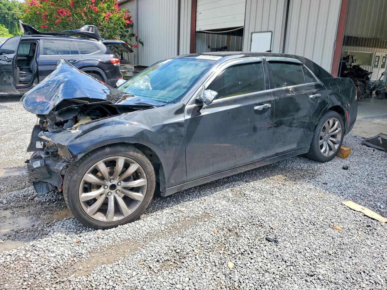 2C3CCAEG6HH561038 · 2017 CHRYSLER 300C