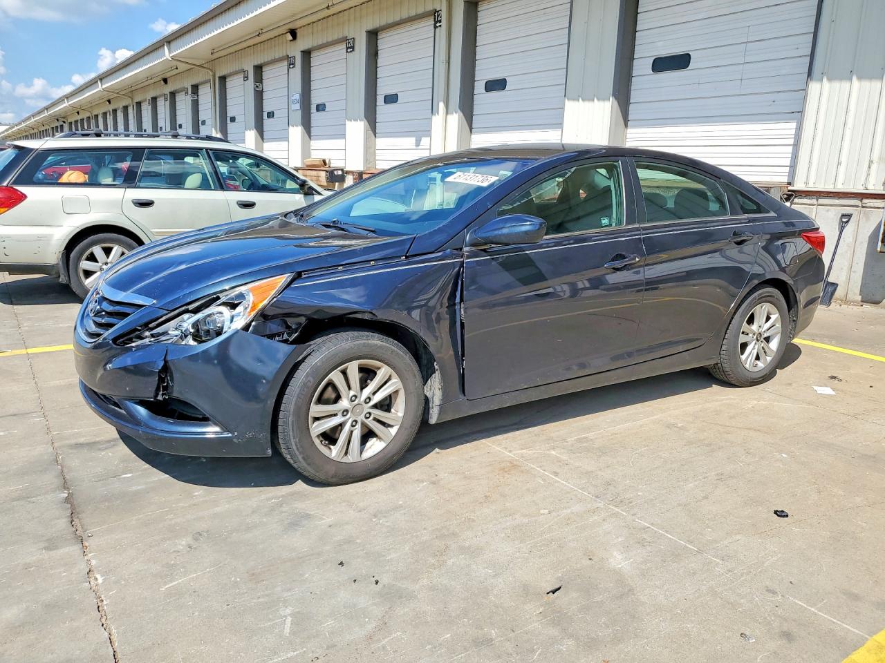 5NPEB4AC2BH189384 · 2011 HYUNDAI SONATA
