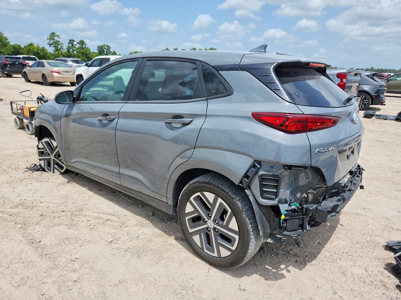 KM8K23AG6PU171205 · 2023 HYUNDAI KONA · 2/13