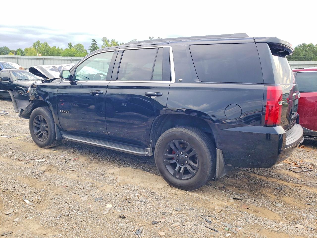 1GNSKBKC3JR345582 · 2018 CHEVROLET TAHOE · 2/13