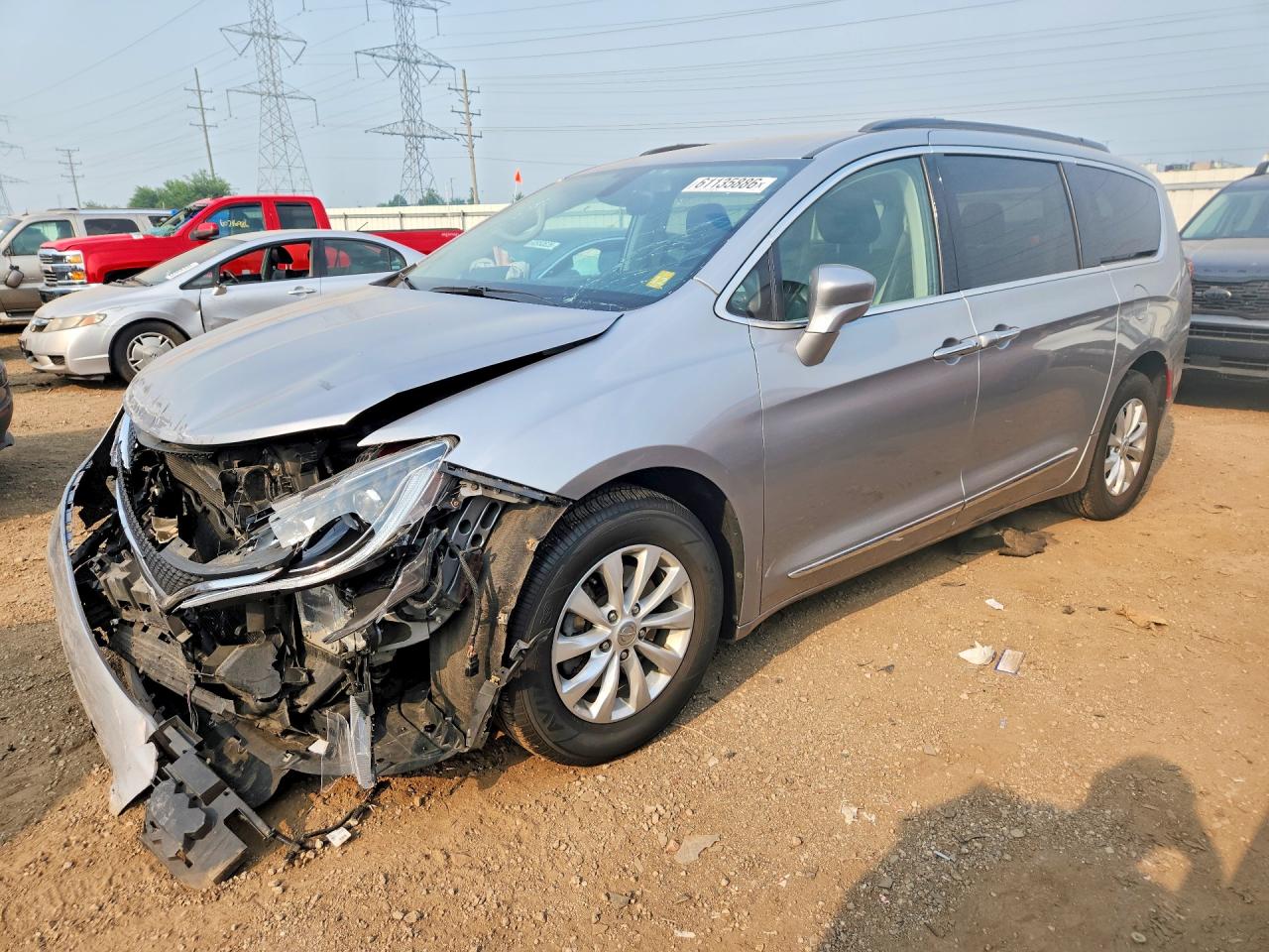 2C4RC1BG8HR823839 · 2017 CHRYSLER PACIFICA