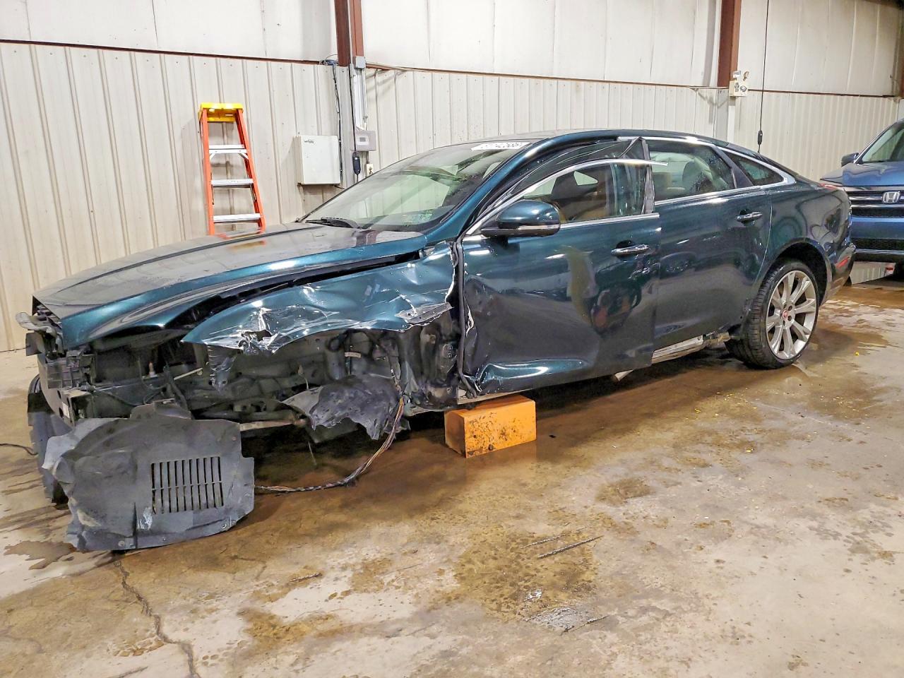 2016 JAGUAR XJL