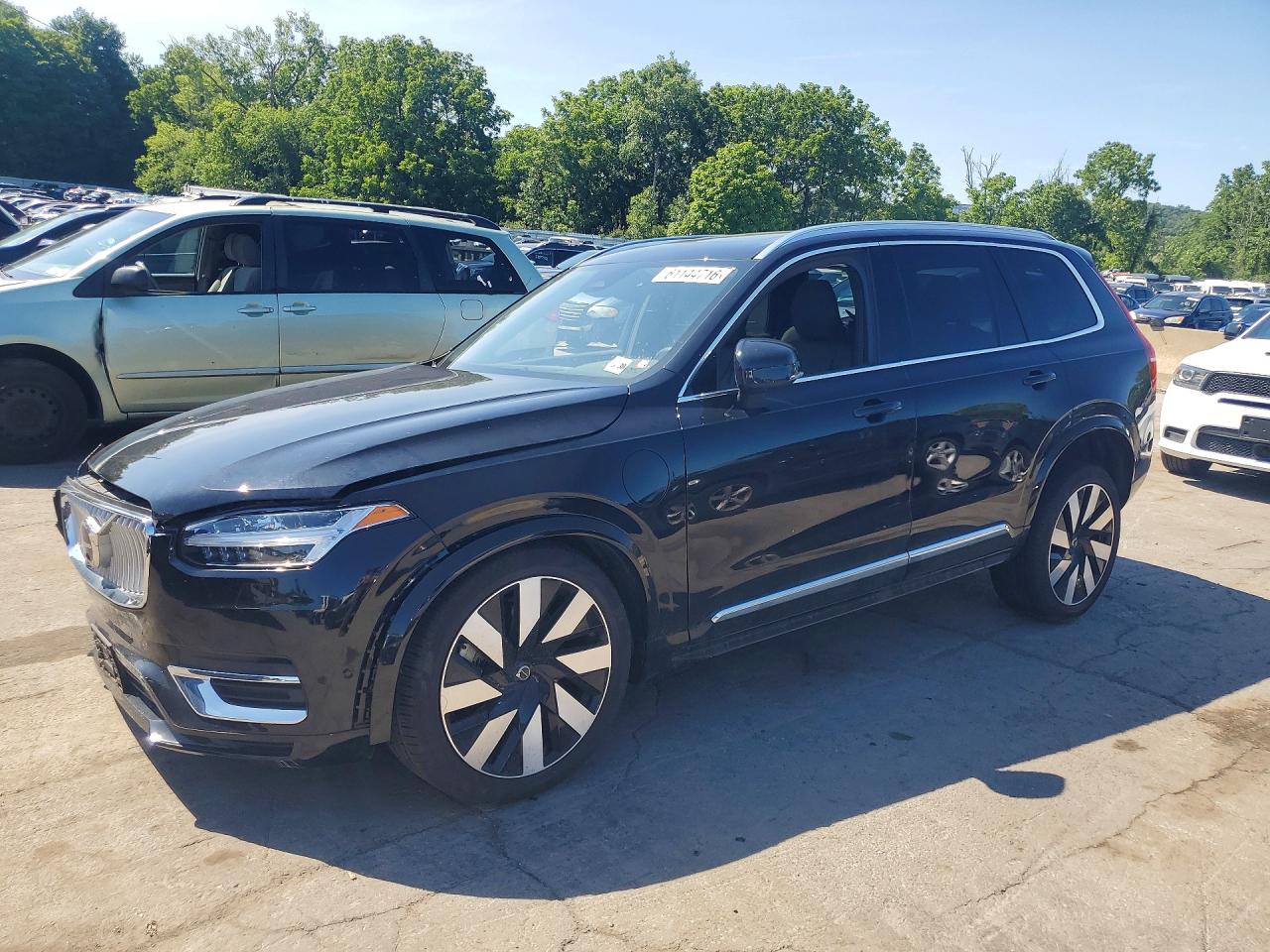 2025 VOLVO XC90