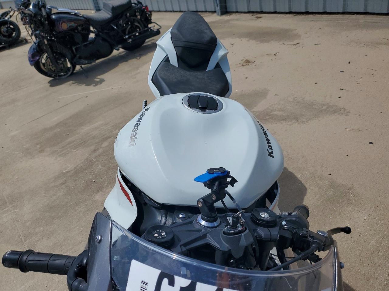 JKBZXJK11SA009601 · 2025 KAWASAKI ZX636 · 5/9