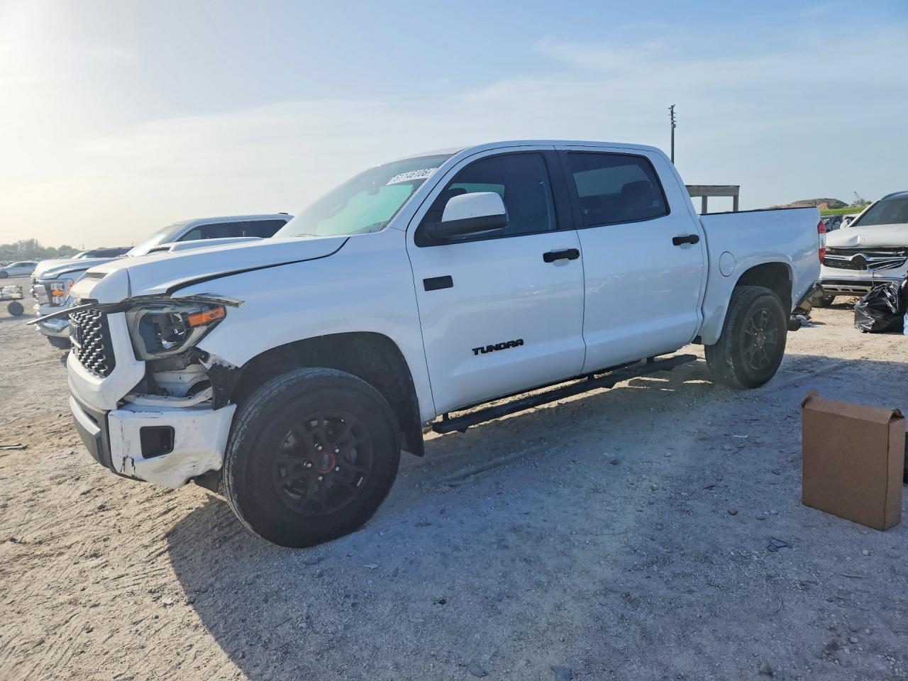 5TFDY5F11KX812313 · 2019 TOYOTA TUNDRA