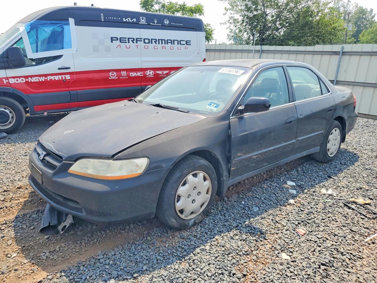 1HGCG6651YA108262 · 2000 HONDA ACCORD